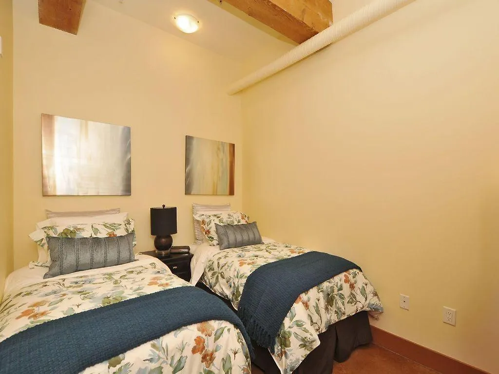 Gorgeous Luxury 2 Bedroom 2 Bath Condo In Old Town Victoria 0*,  Canada